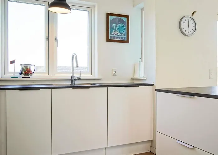 8 Person In Allinge-by Traum 阿灵厄